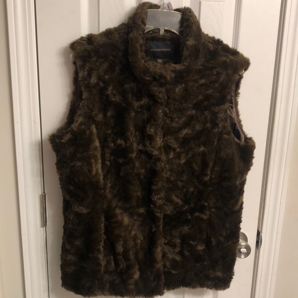 NWOT Weatherproof Faux Fur Vest
